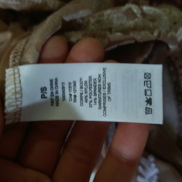 Size Small Dynamite long sleeve v-neck bodysuit - Picture 7 of 16